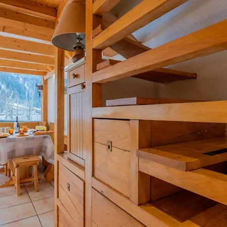 Grand Roc A17 - 150m From Slopes, View, Parking & Wifi - Happy Appartamento Chamonix